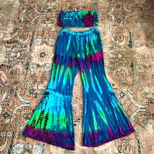 70s Vibe Tie Dye Hppie Flared Pants and Matching Tube Top ￼